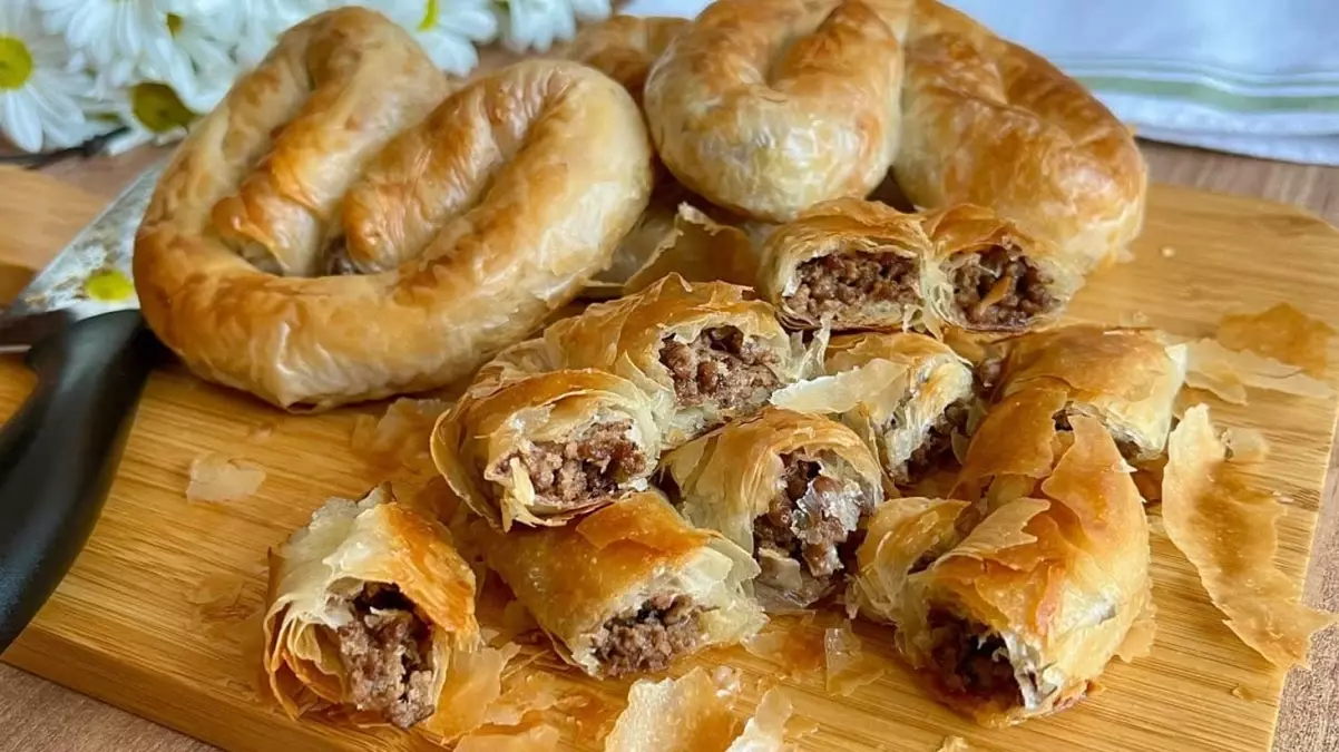 KIYMALI BÖREK DEDİLER SAKATATLI BÖREK ÇIKTI