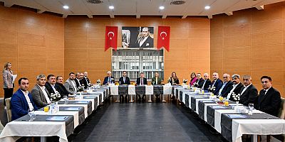 BAŞKAN BÖCEK MUHTAR TEMSİLCİLERİYLE BİR ARAYA GELDİ