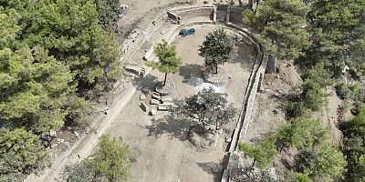 SYEDRA’DA TARİHE IŞIK TUTAN KEŞİF: 1800 YILLIK STADYUM ORTAYA ÇIKTI!