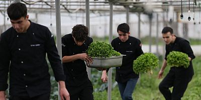 ÜNİVERSİTELERDEN TARIM ÖĞRENCİLERİNE TAM DESTEK