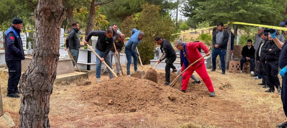 UŞAK'TA CENAZELER KARIŞTI
